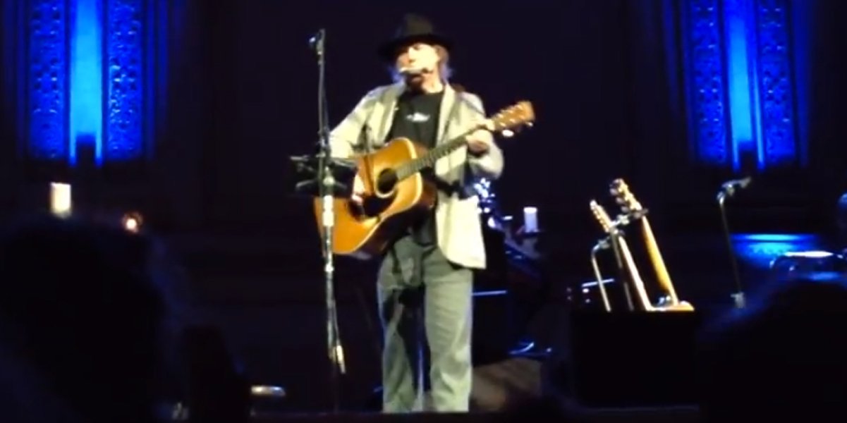 neil-young-carnegie-hall-nyc-live-2014-image