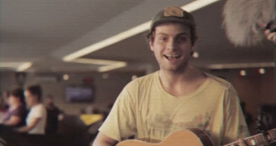 let-my-baby-stay-mac-demarco-live-in-portugal-video1