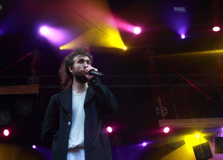 Boston-Calling-May-2014-Edward-Sharpe-and-the-Magnetic-Zeros