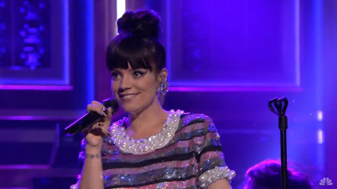 lily-allen-hard-out-here-tonight-show-jimmy-fallon-5-14-2014-2