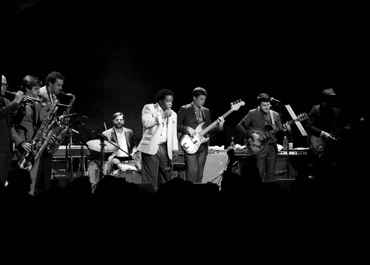 lee-fields-expressions-bowery-ballroom-2014-bw-1