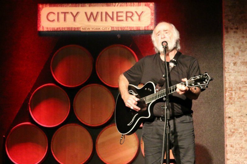Robert-Hunter-City-Winery-NYC-2014-acoustic-guitar-singing