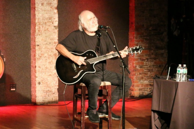 Robert-Hunter-City-Winery-NYC-2014-sitting-singing-acoustic-guitar