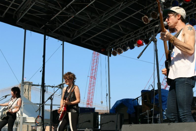 Those-Darlins-band-4-Knots-Music-Festival-NYC-2014