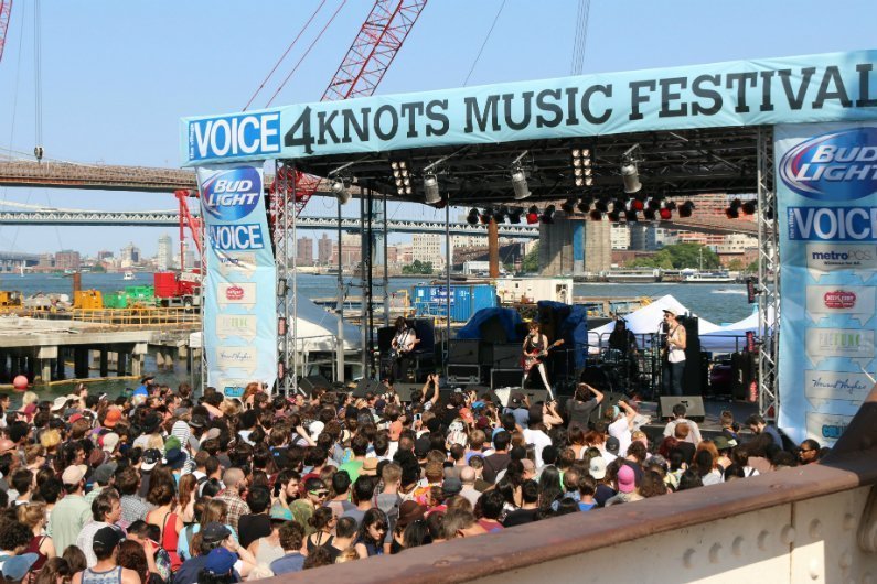 Those-Darlins-crowd-4-Knots-Music-Festival-NYC-2014
