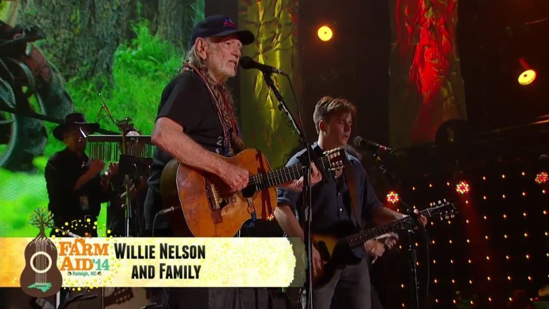 willie-nelson-and-family-farm-aid-14-band