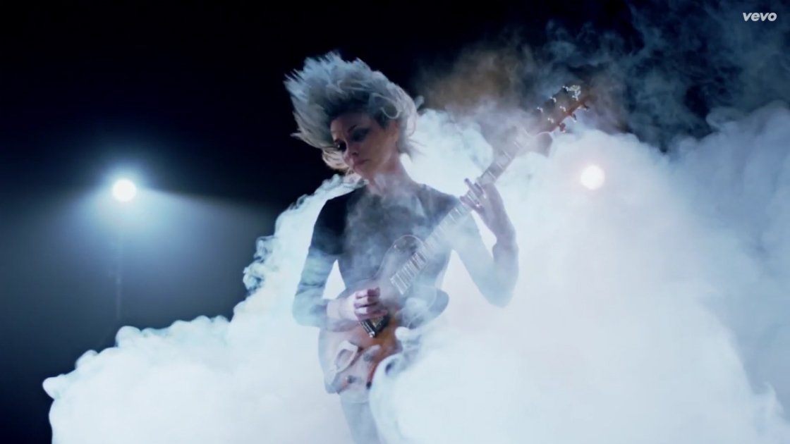 st-vincent-birth-in-reverse-music-video
