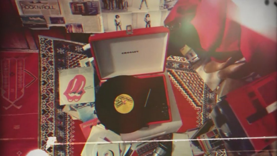 the-rolling-stones-can't-you-hear-me-knocking-video-turntable
