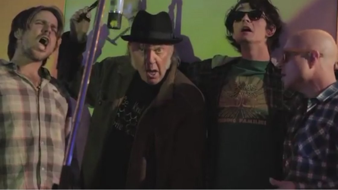 neil-young-lukas-nelson-promise-of-the-real-a-rock-star-bucks-a-coffee-shop-video