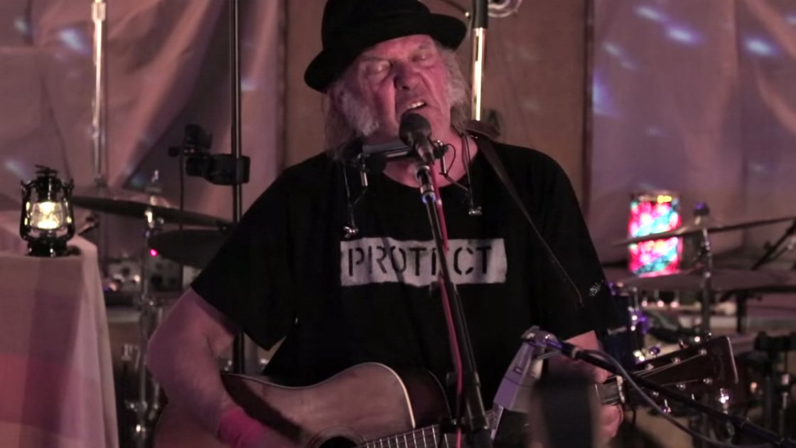 neil-young-wolf-moon-music-video-protect-singing