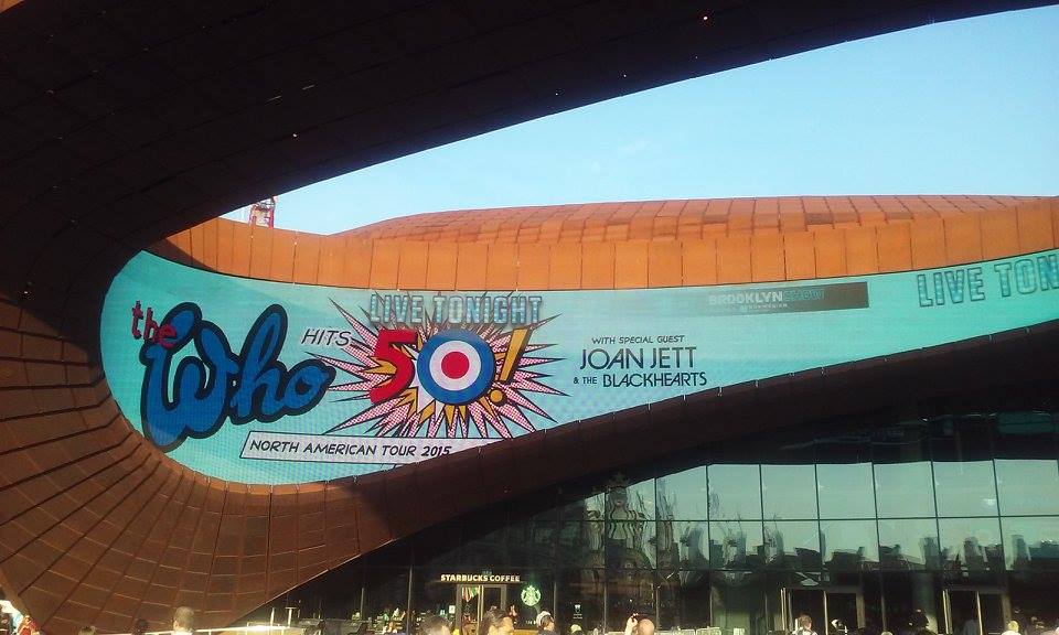 the-who-barclays-center-brooklyn-2015-arena-outside
