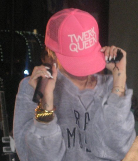 Miley-Cyrus-Today-Toyota-Concert-Series-Show-twerking-twerk-queen-hat-2013