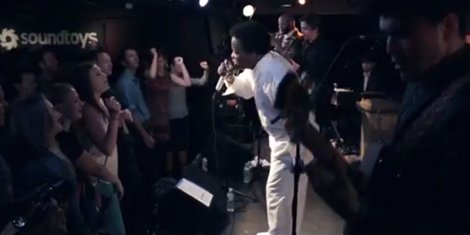 lee-fields-the-expressions-live-at-signal-kitchen-youtube-live-performance-interview-2