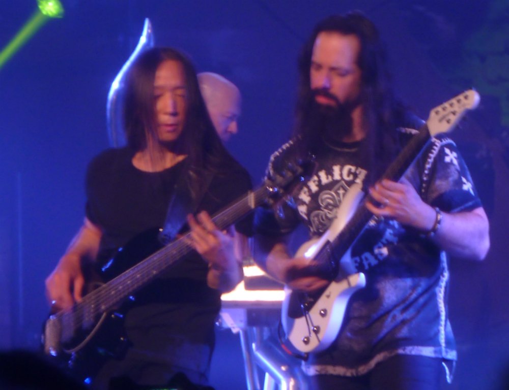 John-Petrucci-John-Myung-Dream-Theater-Hammerstein-Ballroom-NYC-2014
