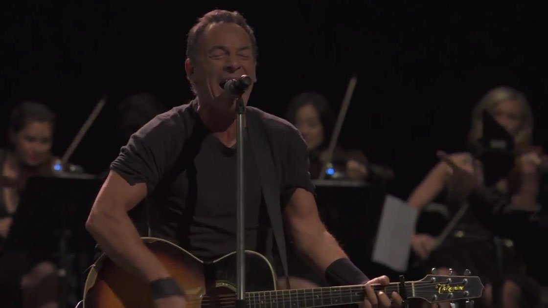 bruce-springsteen-bee-gees-stayin-alive-australia-2014