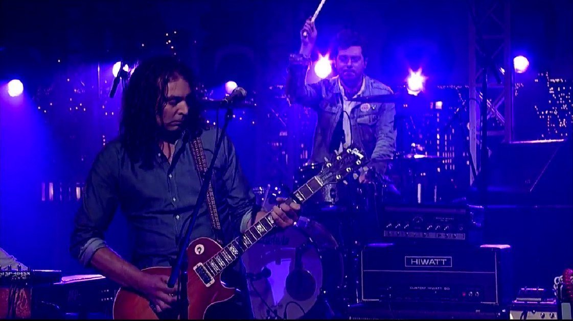 The-War-on-Drugs-2014-Letterman-Red-Eyes-3