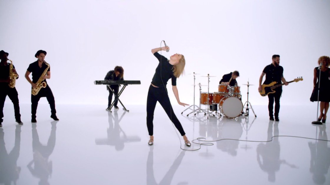 taylor-swift-shake-it-off-official-music-video-5