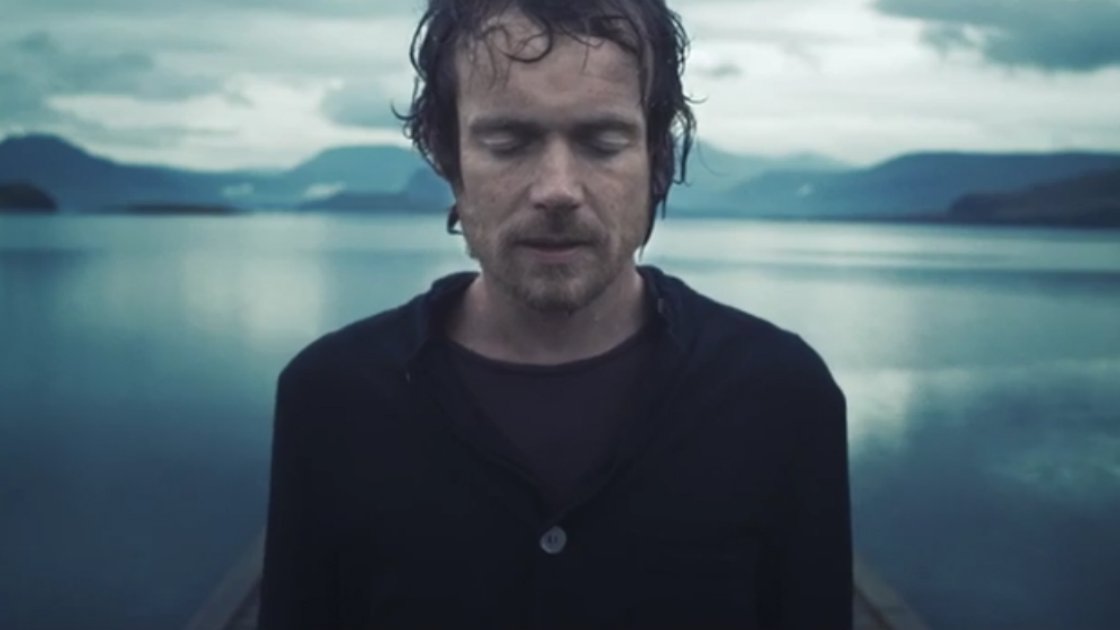 damien-rice-i-dont-want-to-change-you-music-video-water-wet