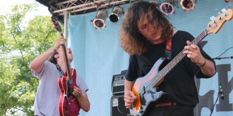 meatbodies-band-guitars-4-knots-music-festival-2015